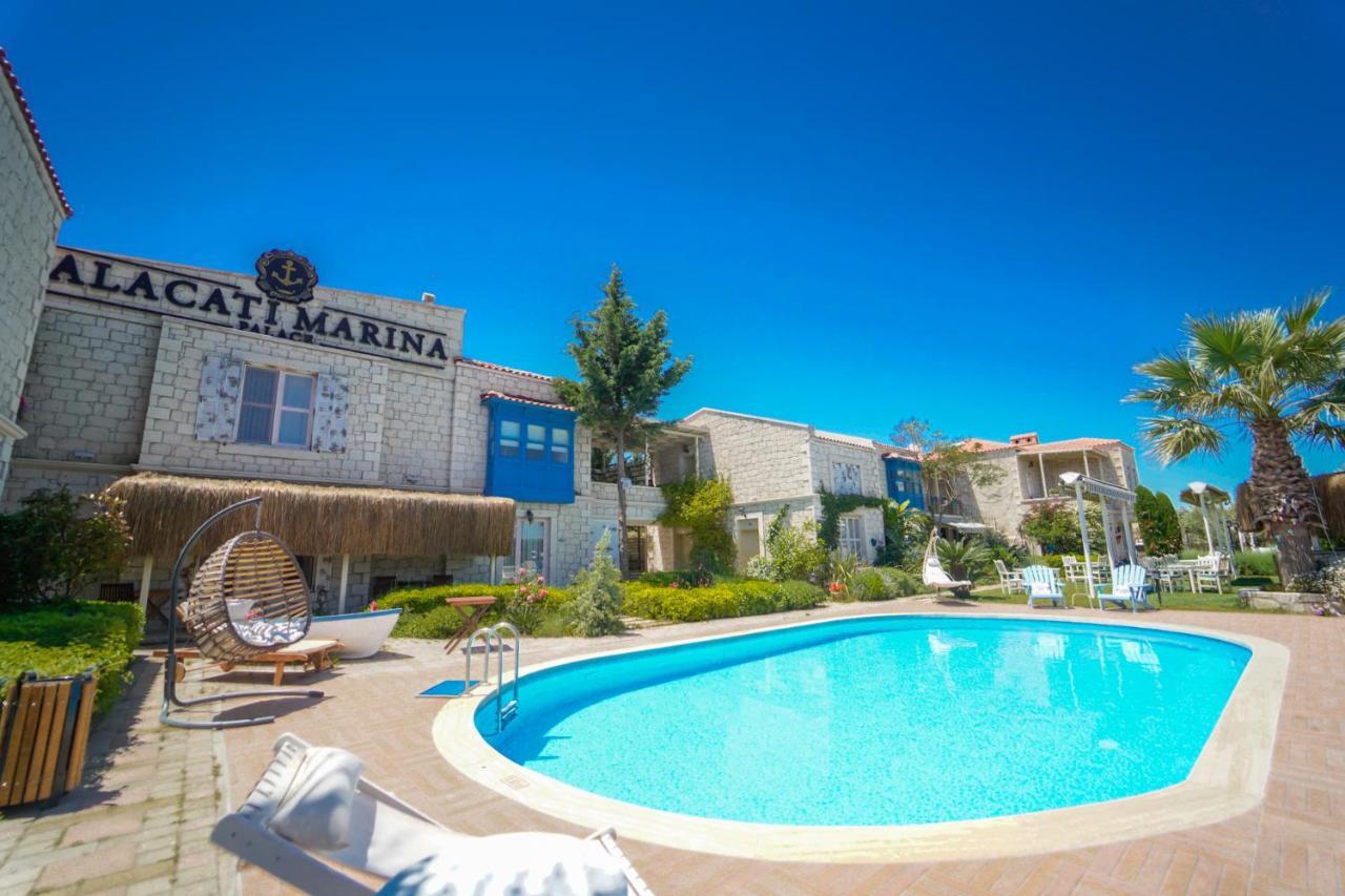 Alacati Marina Palace Bagian luar foto