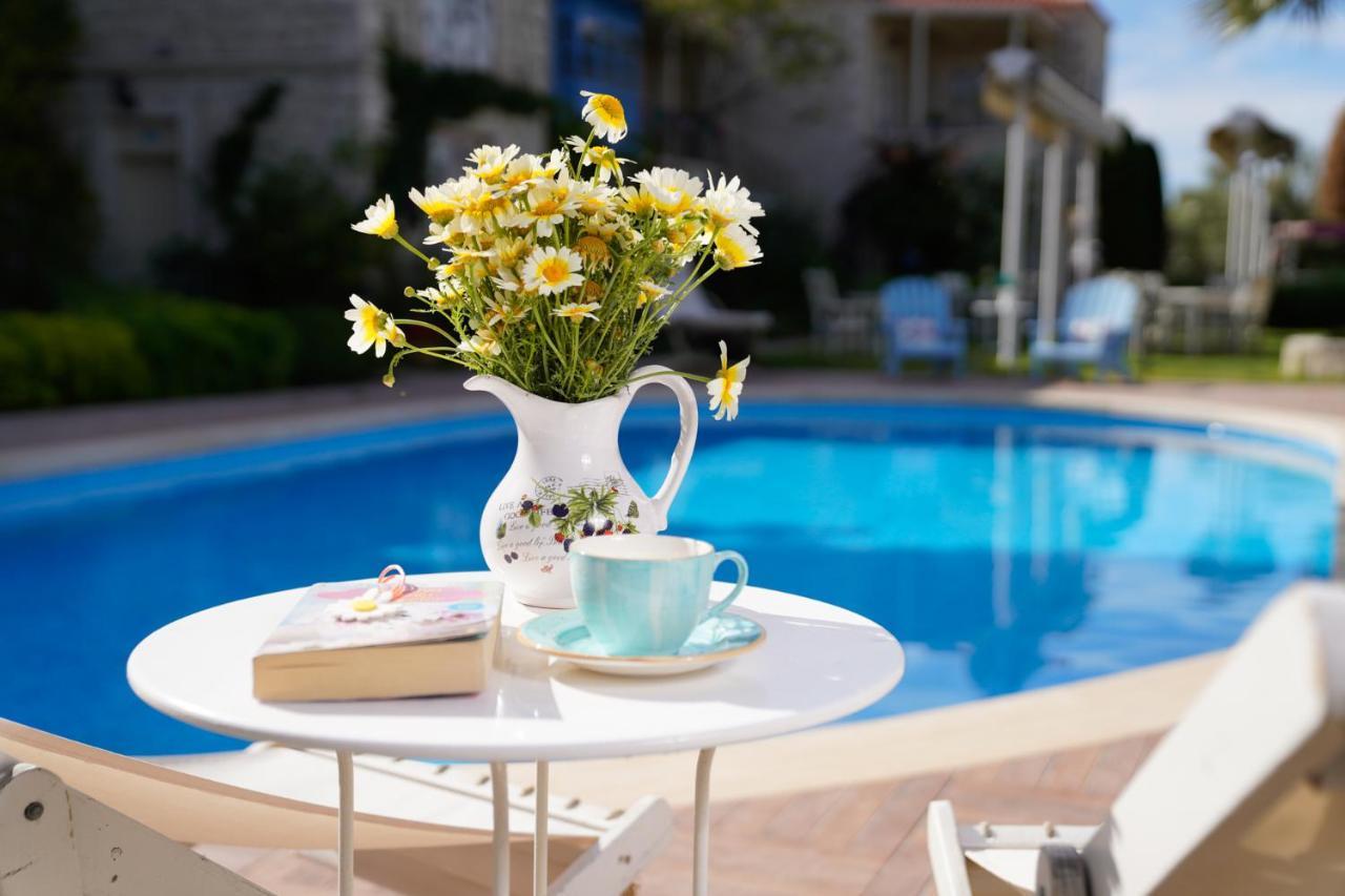 Alacati Marina Palace Bagian luar foto