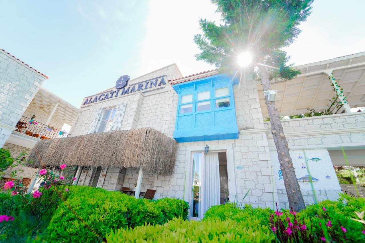 Alacati Marina Palace Bagian luar foto