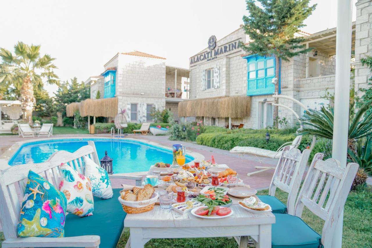 Alacati Marina Palace Bagian luar foto