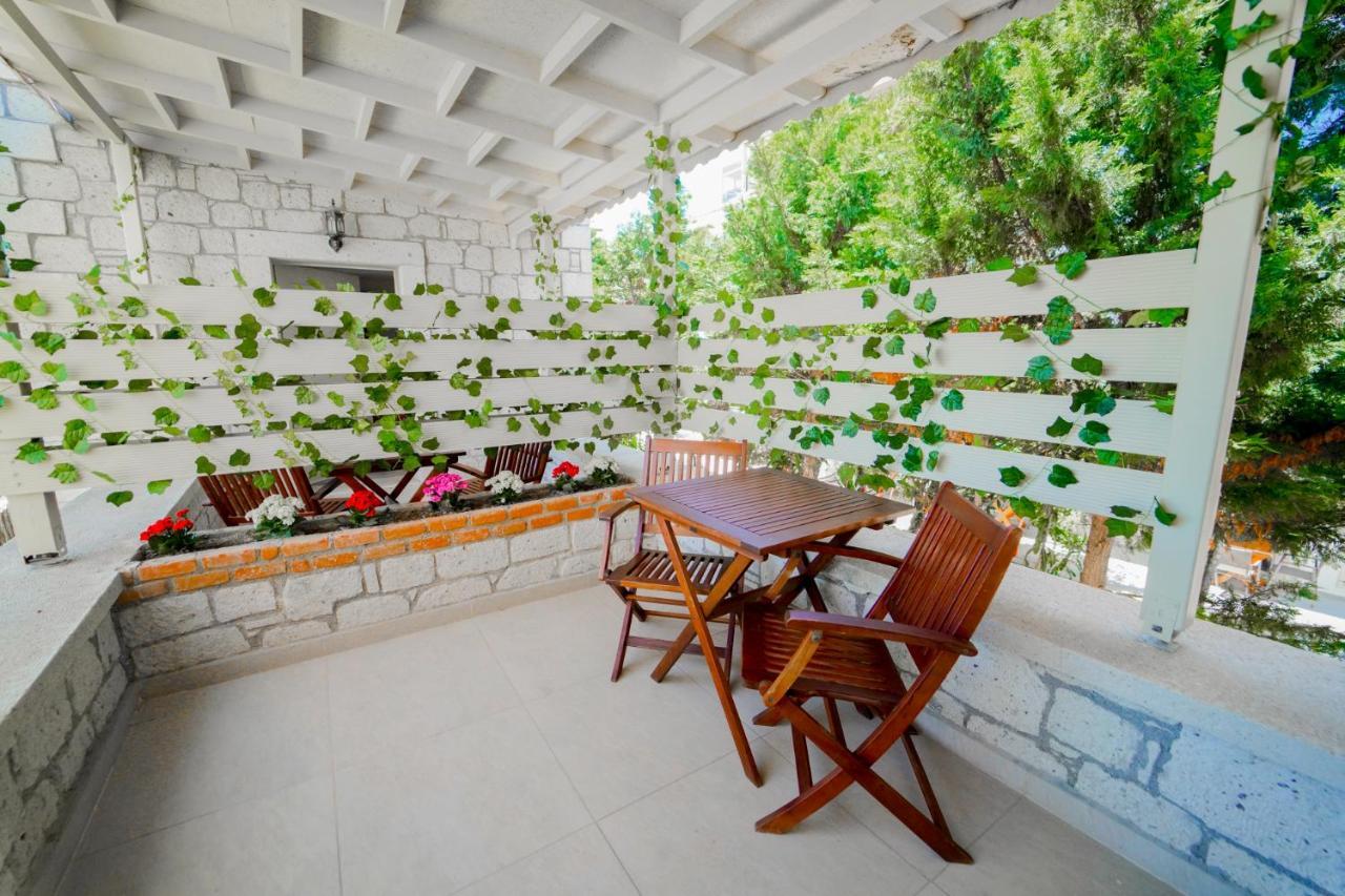 Alacati Marina Palace Bagian luar foto