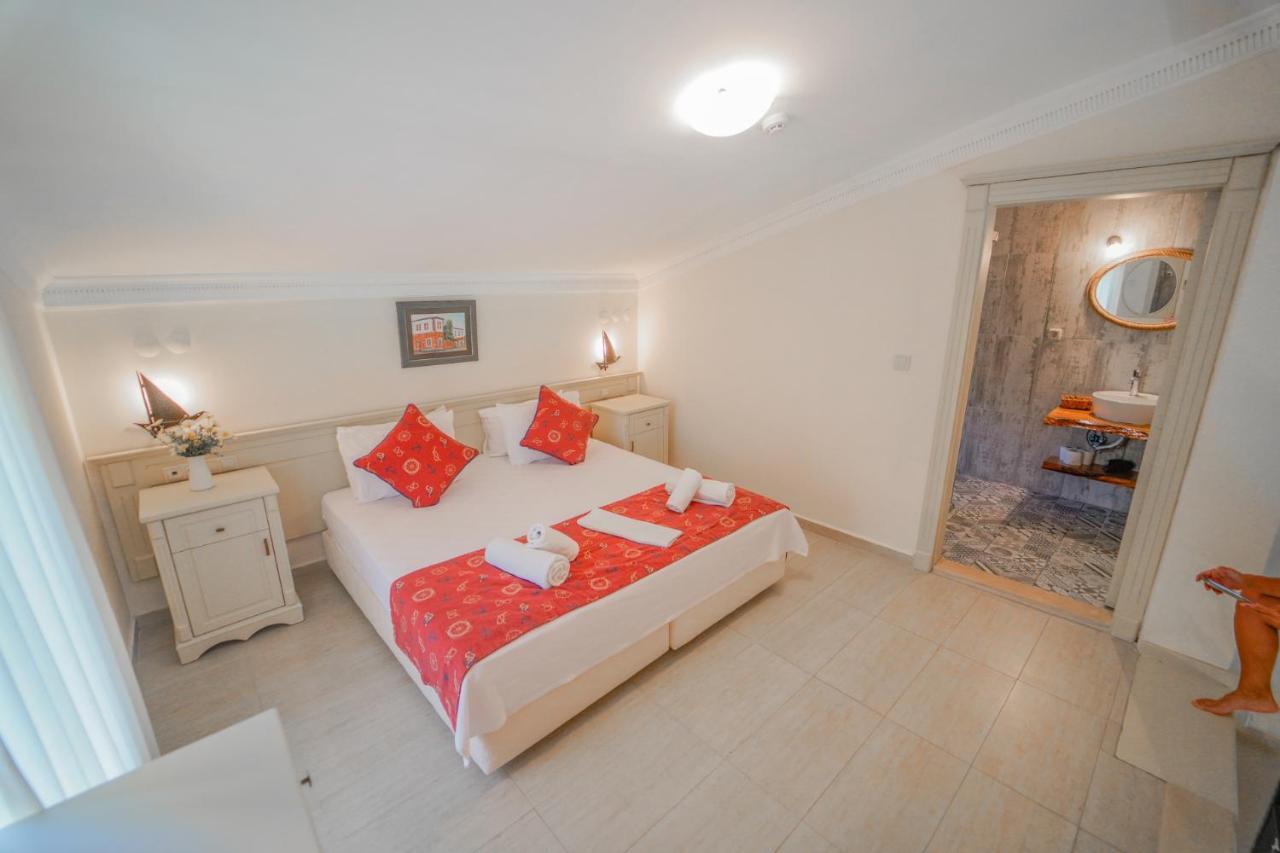 Alacati Marina Palace Bagian luar foto