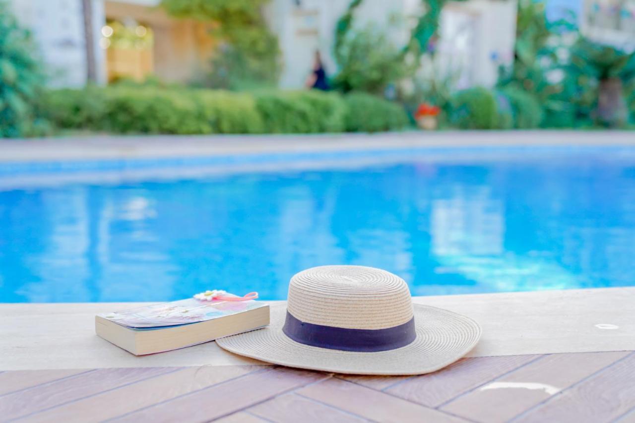 Alacati Marina Palace Bagian luar foto