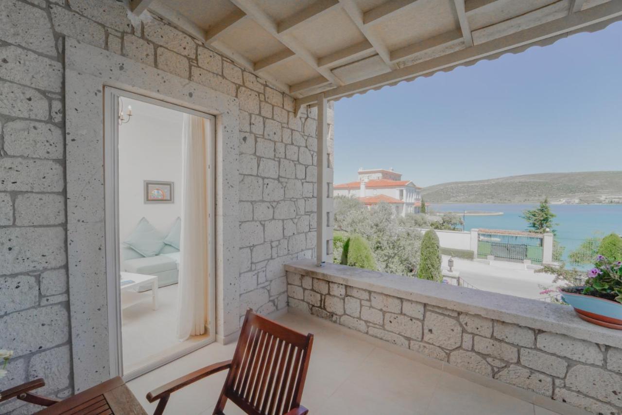 Alacati Marina Palace Bagian luar foto
