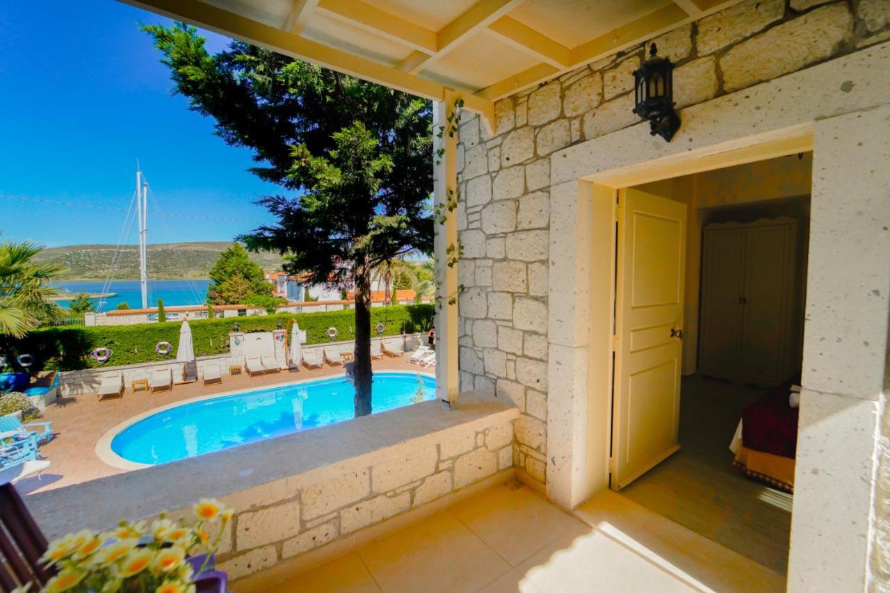 Alacati Marina Palace Bagian luar foto