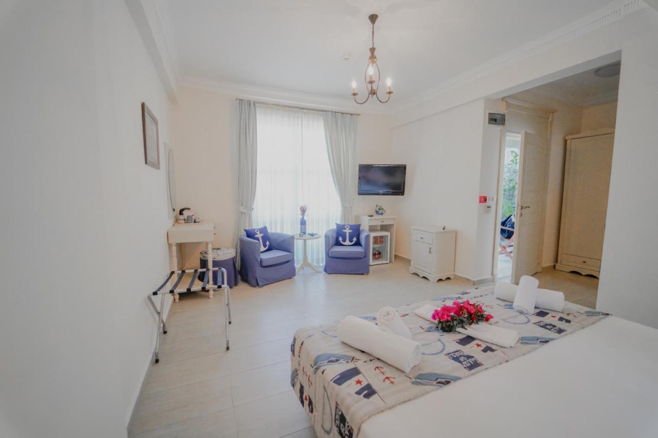 Alacati Marina Palace Bagian luar foto