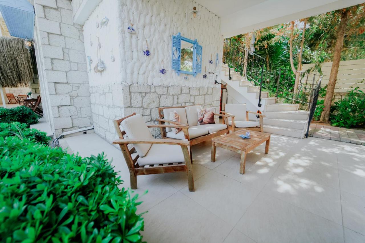 Alacati Marina Palace Bagian luar foto