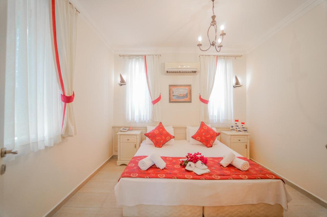 Alacati Marina Palace Bagian luar foto