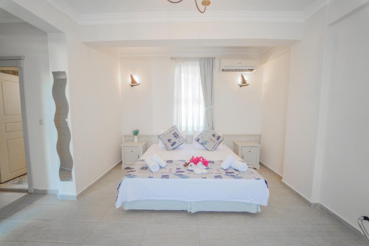 Alacati Marina Palace Bagian luar foto