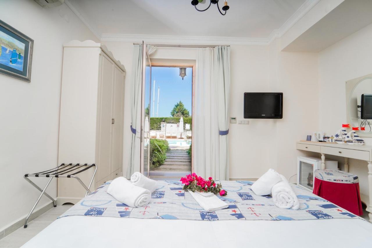 Alacati Marina Palace Bagian luar foto