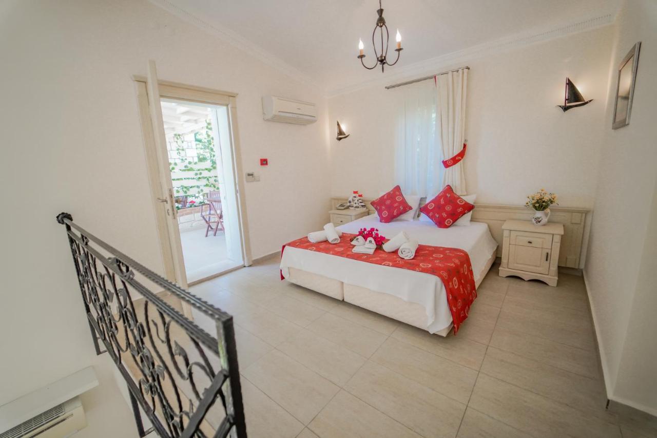 Alacati Marina Palace Bagian luar foto