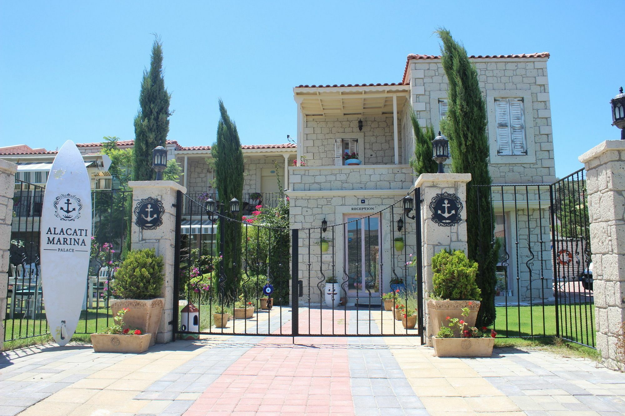 Alacati Marina Palace Bagian luar foto