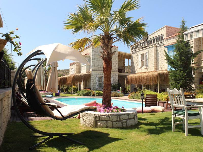 Alacati Marina Palace Bagian luar foto